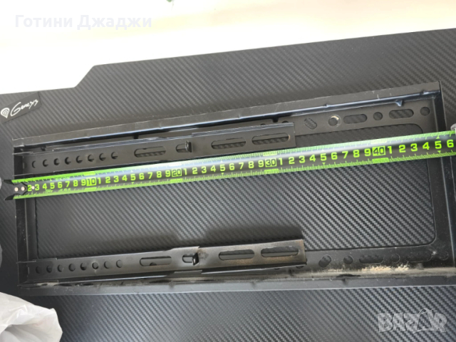 Стенна стойка за телевизор