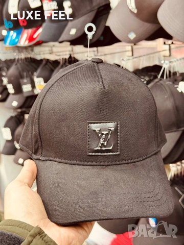 Lacoste 🔹 Valentino🔹Hugo Boss 🔹 Philipp Plein 🔹 Moncler 🔹 Prada🔹Boss🔹 Louis Vuitton 🔹, снимка 9 - Шапки - 53987462