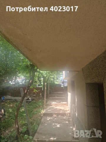 Масивна триетажна вилна къща  в село Ковачевци, област Перник., снимка 15 - Къщи - 50717301