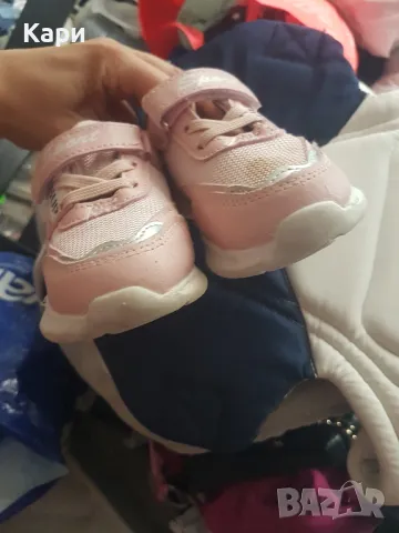 Маратонки 23-24н подарък дреха, снимка 5 - Детски маратонки - 47325253