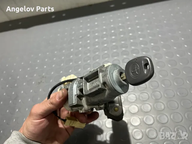 Патрона за палене на Toyota Corolla Verso 2003 г., снимка 3 - Части - 48058484