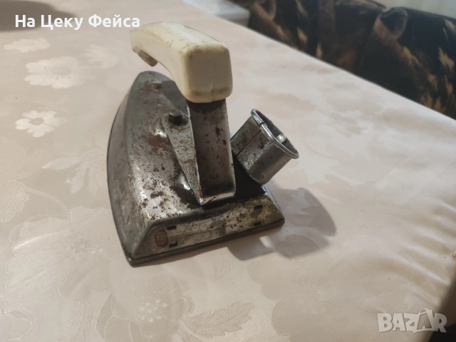 Стара електрическа ютия, снимка 3 - Антикварни и старинни предмети - 52855296