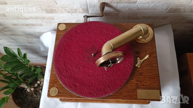 Стар грамофон с манивела - EUFON - 1909г. - Made in Hungary, снимка 13 - Антикварни и старинни предмети - 53992504