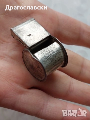 Баджове и свирка: Орел птица значка кокарда пин бадж, крила, малка свирка, снимка 13 - Антикварни и старинни предмети - 28965723