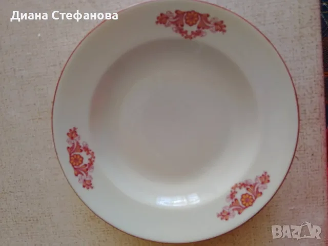 Чинии и солничка български порцелан - 1960-1980, снимка 2 - Чинии - 56113930