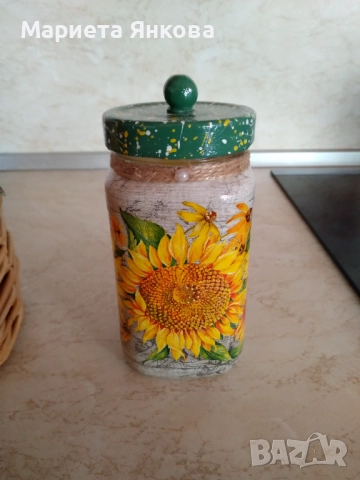 Комплект бурканчета за съхранение на подправки с ръчно плетено панерче , снимка 3 - Декорация за дома - 52557951