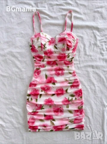 Рокля с цветя рози и презрамки мрежеста нежна и романтична размер М, снимка 2 - Рокли - 50867532