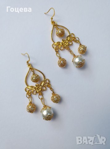 Прелестно нежни висящи обеци в стил Рококо с кристални перли и орнаментирана основа в цвят злато, снимка 7 - Обеци - 29750103