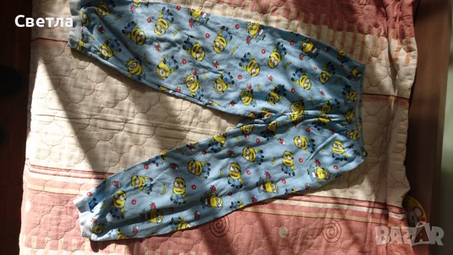 Ватирана пижама с миньони за ръст 122-134 см., снимка 3 - Детски пижами - 38260361