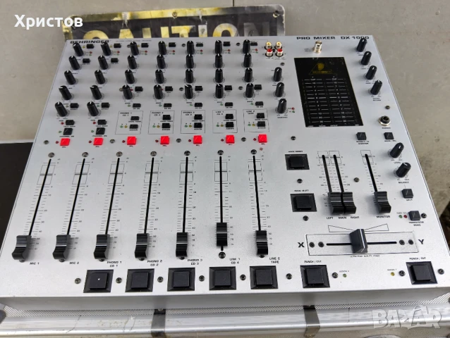 DJ Миксер BEHRINGER