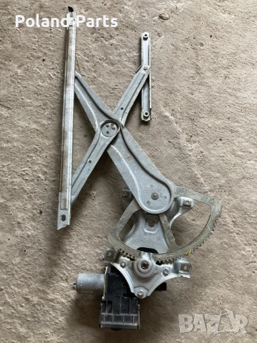 Моторче стъклоповдигач предно ляво Тойота ЦХР 85720-F4010 Toyota C-HR, снимка 2 - Части - 51077245