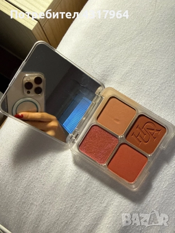 Палитра huda beauty 