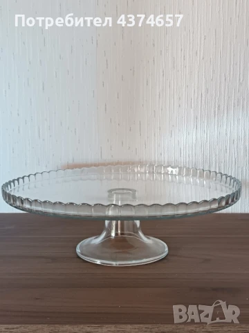 Тортена чиния на столче