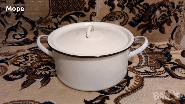 Емайлирана тенджера 