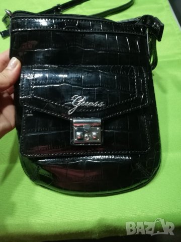 Дамска малка чанта Guess