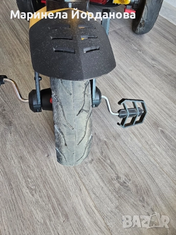 Триколка Lorelli - Speedy, Yellow & Black + дъждобран, снимка 4 - Детски велосипеди, триколки и коли - 52291646