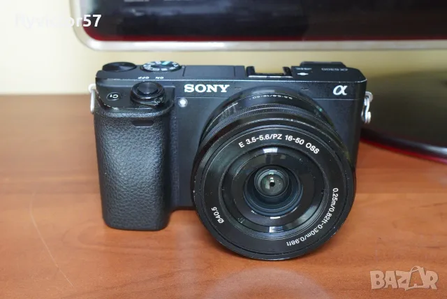 Sony a6300 и обективи, снимка 2 - Камери - 56288936