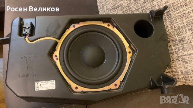 Суббуфер Tesla by Harman за автомобил Tesla X