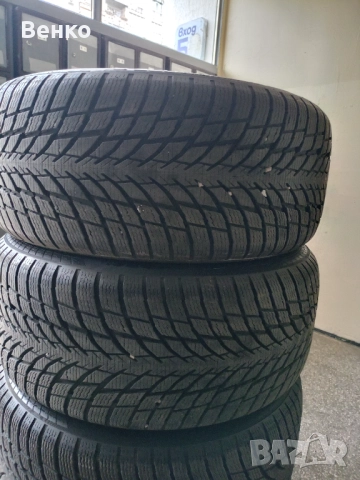 235/45/17 nokian tyres, снимка 3 - Гуми и джанти - 52348489