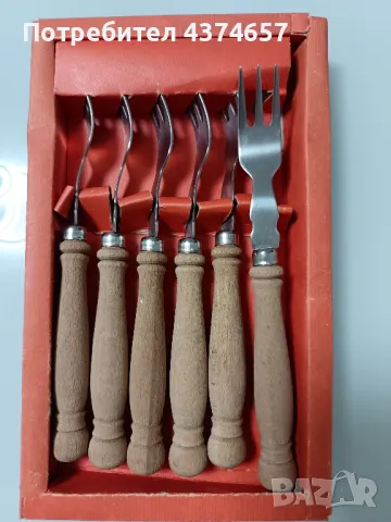 Средни вилици с дървени дръжки