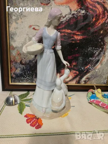 Красива порцеланова фигура