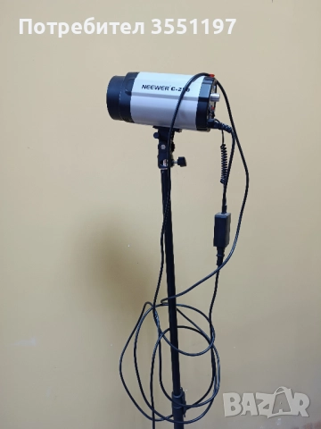 2 бр Комплекти студийно осветление оборудване - чадъри, лампи и стативи 210 см,предавател и приемник