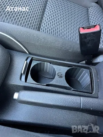 Поставка за чаши за VW Golf 5 и 6 , снимка 5 - Части - 29701505