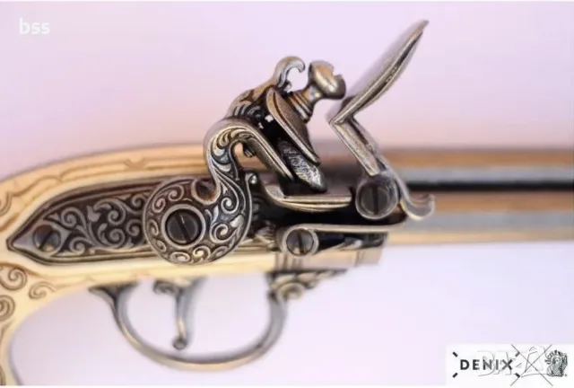 Кремъчен пищов с три цеви, Италия 1680 год., Denix, 1016G, снимка 6 - Антикварни и старинни предмети - 56165951