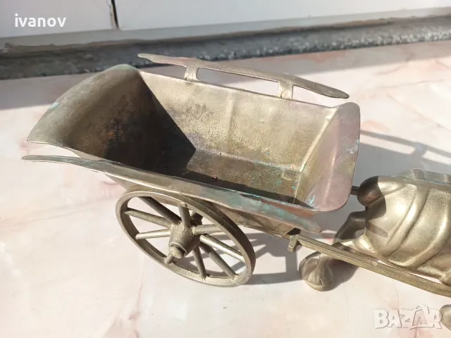 Бронзов кон с каручка, снимка 3 - Антикварни и старинни предмети - 50407712