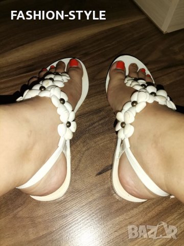 Бели сандали с цветя, снимка 4 - Сандали - 37297078