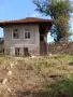 Двуетажна къща с двор до реката , снимка 4