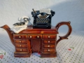 Красив винтидж чайник Crime Writers Desk Cardew, снимка 2