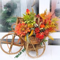 Есенна аранжировка в колело от бамбук, снимка 3 - Изкуствени цветя - 42118720