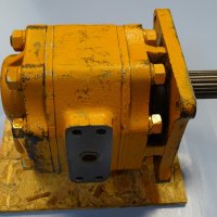 Хидравлична помпа за булдозер Komatsu Hydraulic pump for Bulldozer D85C-1/D155A-1, снимка 2 - Резервни части за машини - 42364775