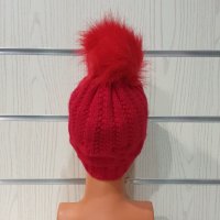 Нова зимна червена дамска шапка СилвърСтар с подплата плюш, снимка 4 - Шапки - 35510350