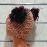 Нова зимна розова дамска шапка с 2 цветни помпона/пуха , снимка 3 - Шапки - 30961836