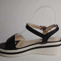 Дамски сандали на лека платформа , снимка 2 - Сандали - 37312719