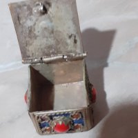 Красива малка кутийка с емайл, снимка 5 - Антикварни и старинни предмети - 44149079