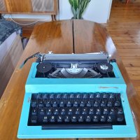 Стара пишеща машина, снимка 2 - Антикварни и старинни предмети - 37665363