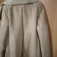 Дамско палто на Bershka, снимка 3 - Палта, манта - 38750232