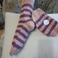 Ръчно плетени дамски чорапи от вълна размер 41, снимка 2 - Дамски чорапи - 39681916