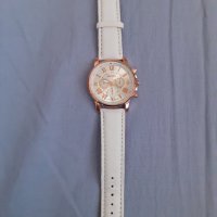 Елегантен бял часовник, снимка 2 - Дамски - 32125402