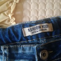 Продавам детски дънки Fasion Kids-модерни с кръпки, снимка 4 - Дънки - 34073337