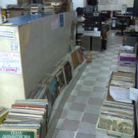 Магазин за Грамофонни плочи и Грамофони в София Vinyl record shop in Sofia Bulgaria Promo от 3-29 лв, снимка 6 - Грамофони - 31232715