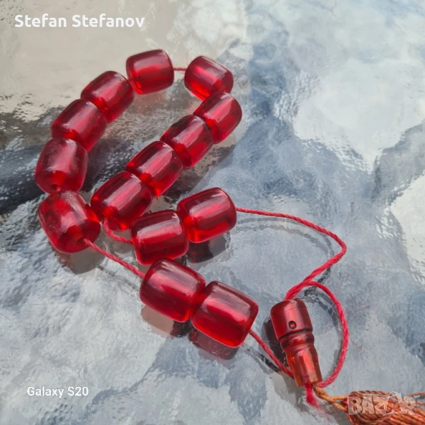 Червен кехлибар, снимка 1