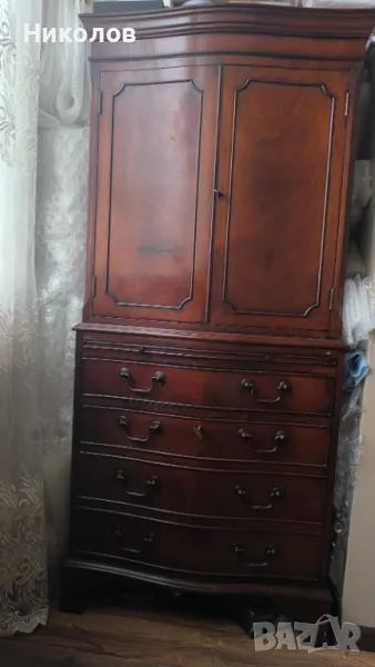 Махагонов шкаф, снимка 1