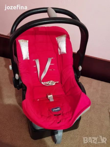 Продавам бебешки кош Chicco – червен, в отлично състояние, снимка 1