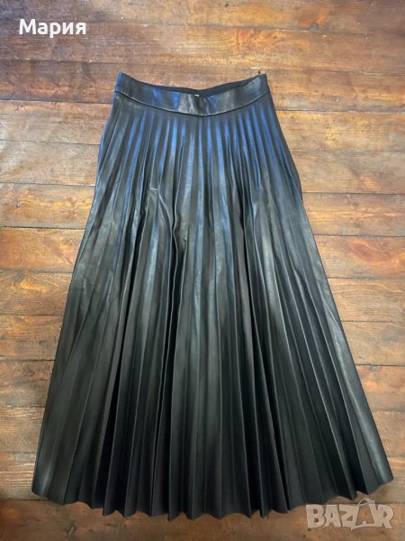 Чисто нова кожена пола Stradivarius, снимка 1