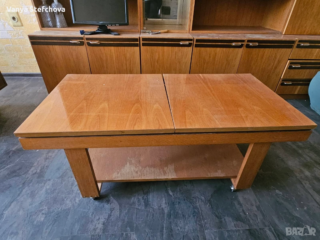 ПОДАРЯВА СЕ - ЛОВЕЧ, снимка 1