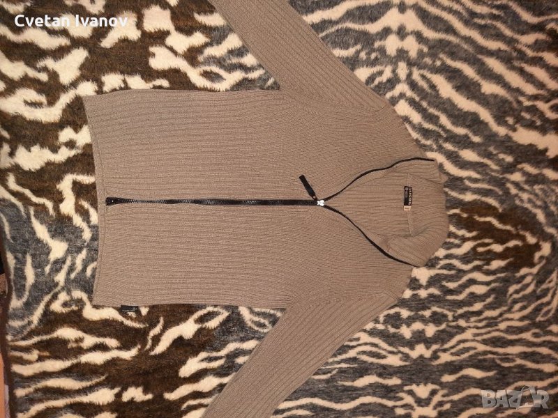 Оригинална жилетка Guess, снимка 1